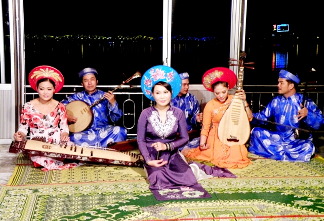 nghe ca Huế trên sông Hương